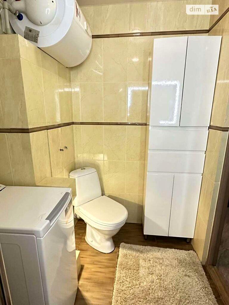 1869851938915424