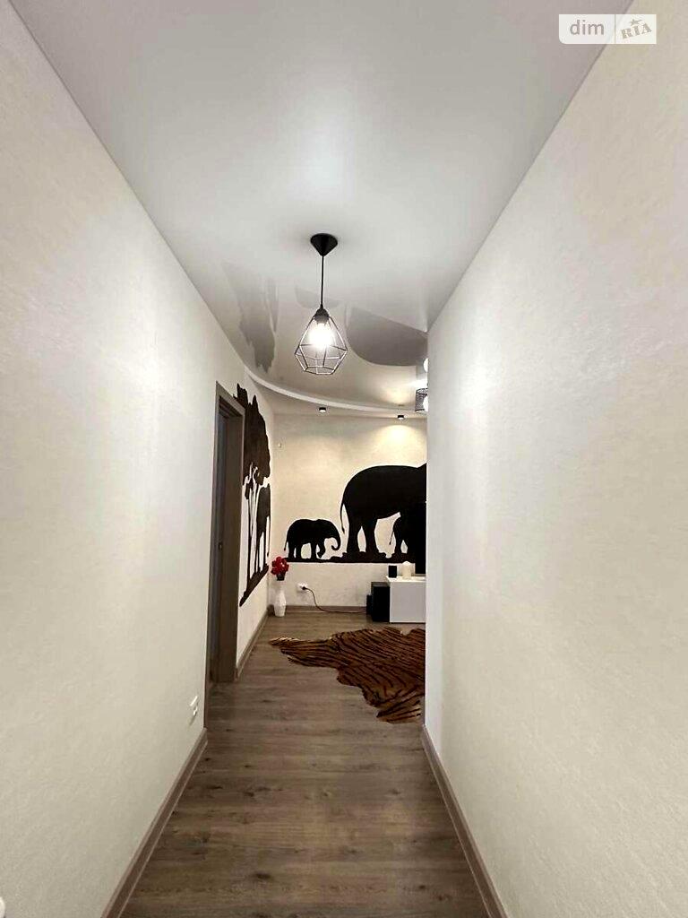 1869851939397073