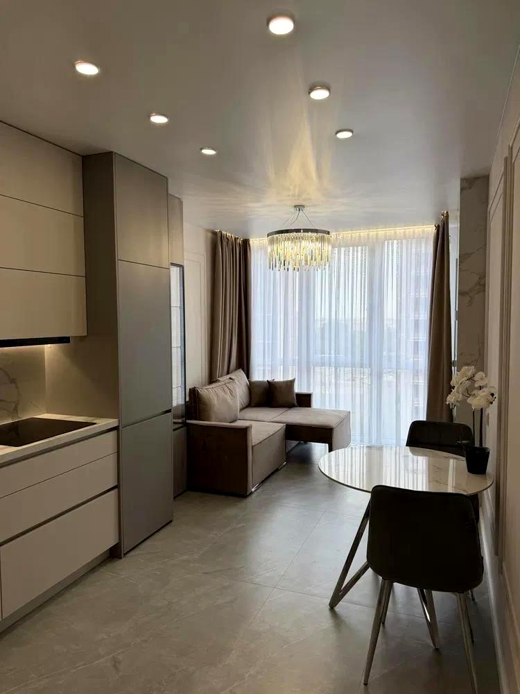 1869865577511403