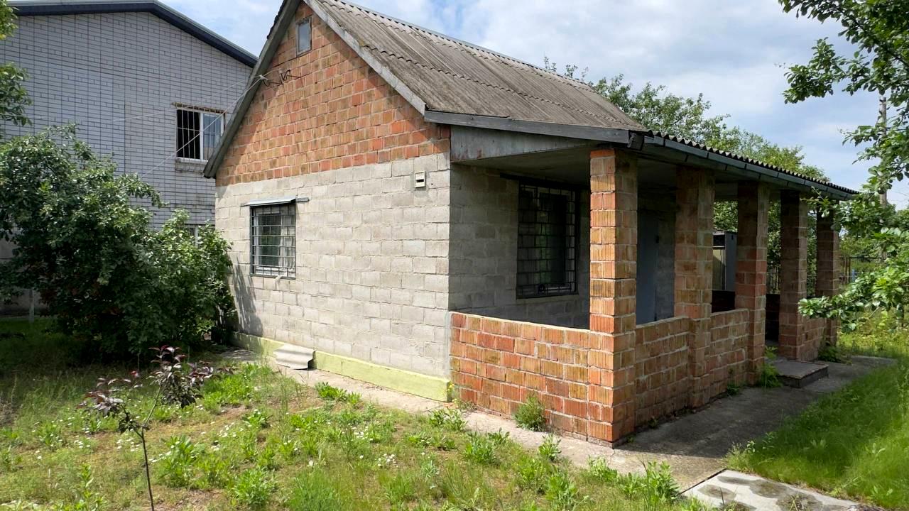 1869873330341384