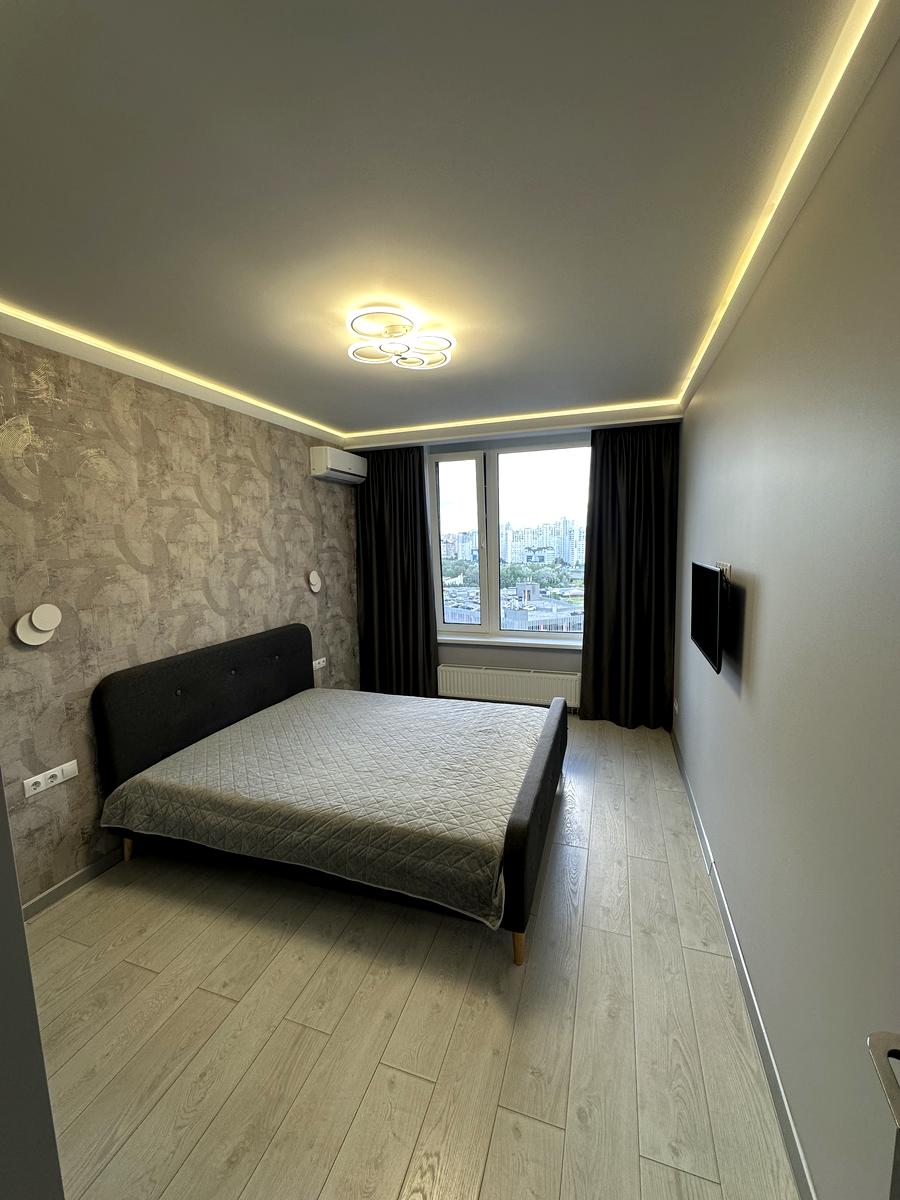 1869877347788824