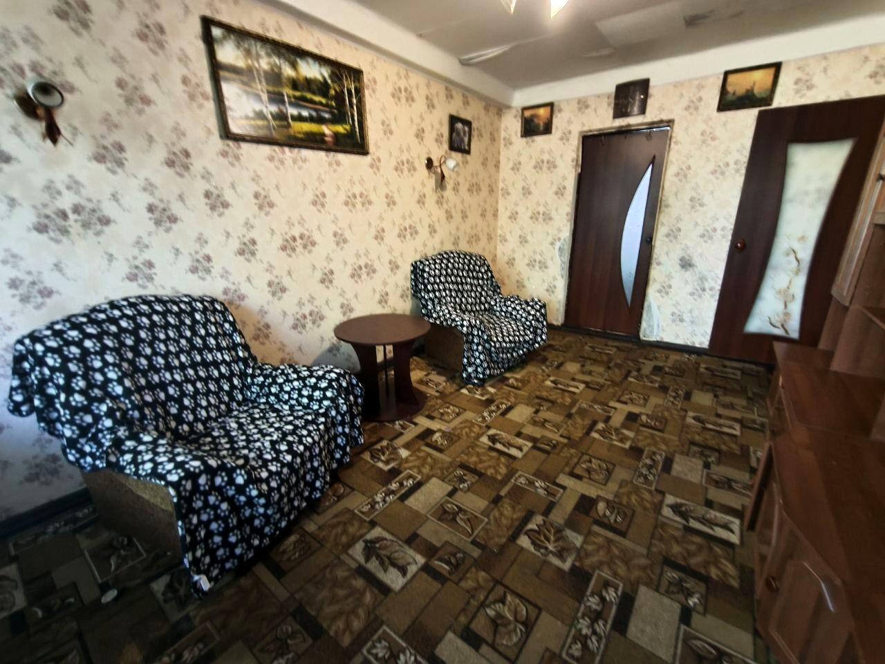 1869878565018489