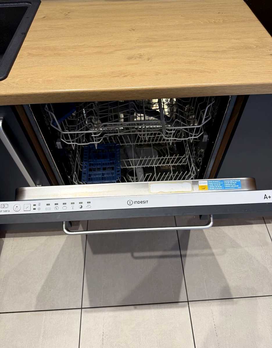 1869885785919998