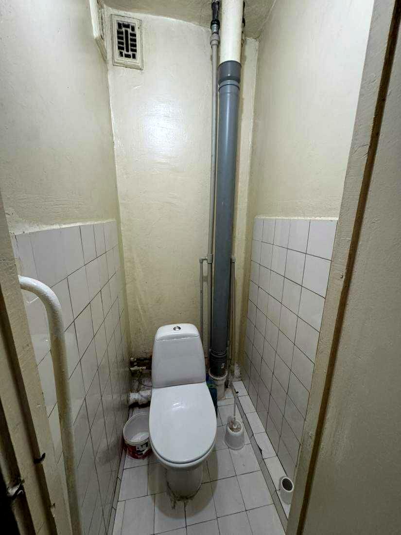1869890328828810