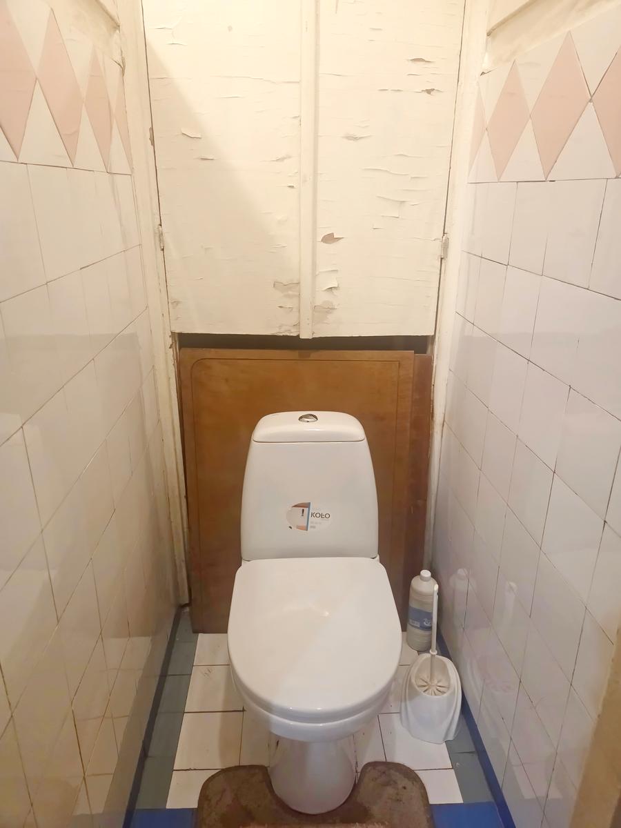 1869896804286525