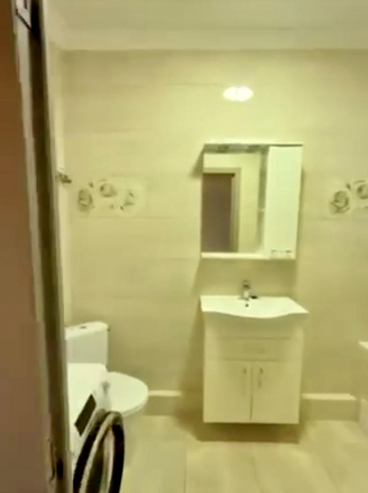 1869896925448451