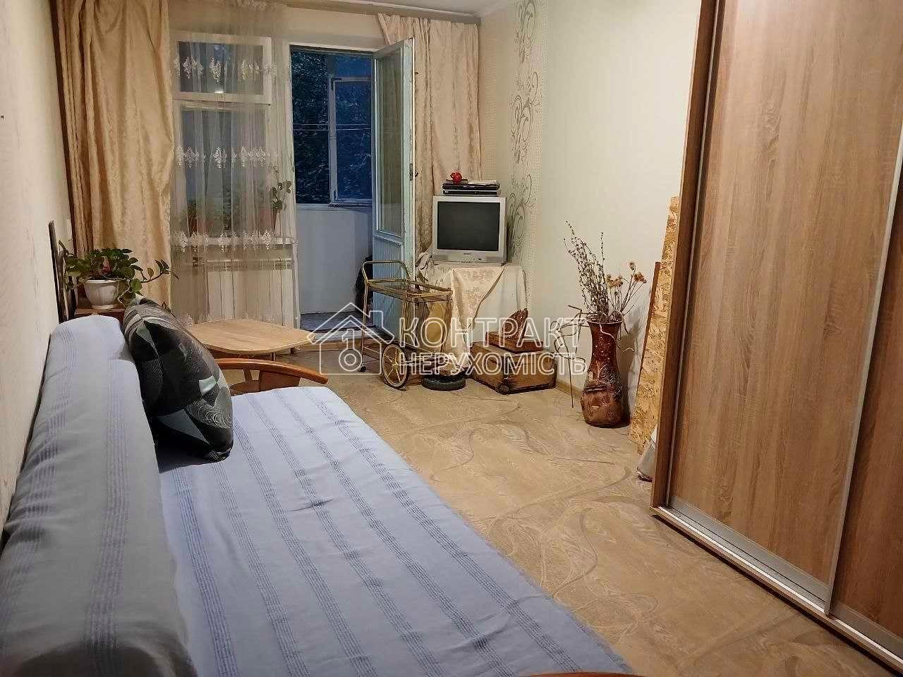 1869899946597465