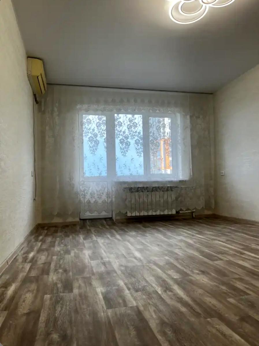 1869901543299581
