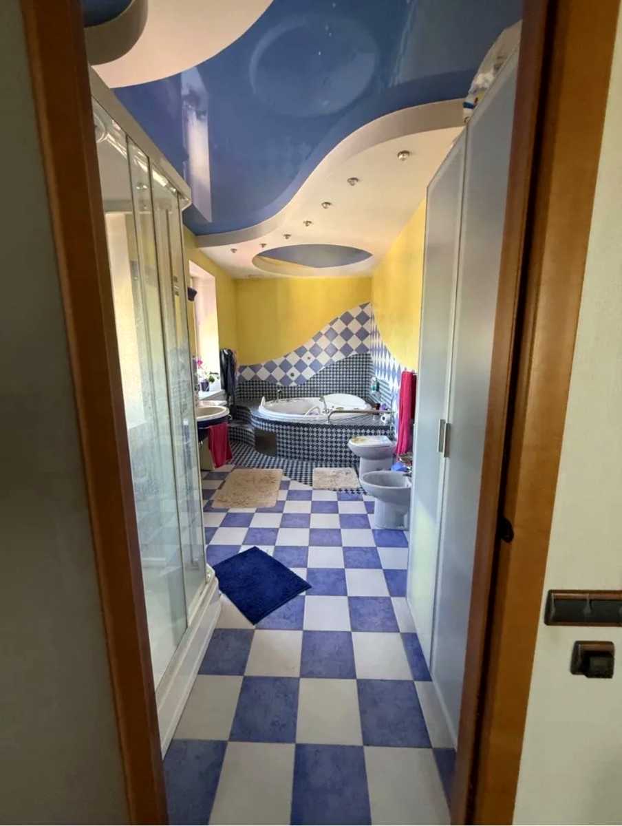 1869902496751759