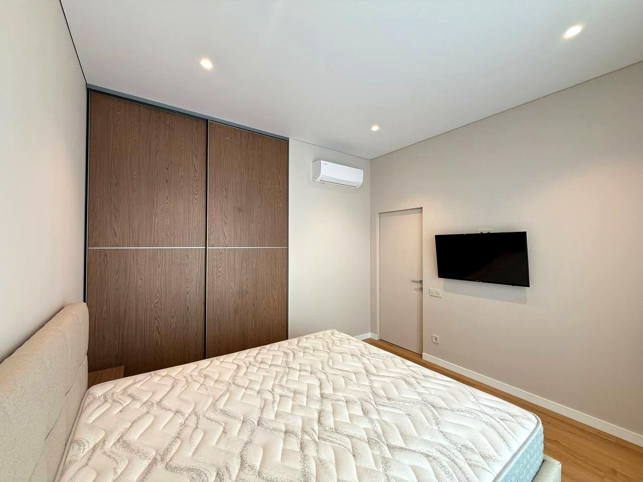 1869907921788822