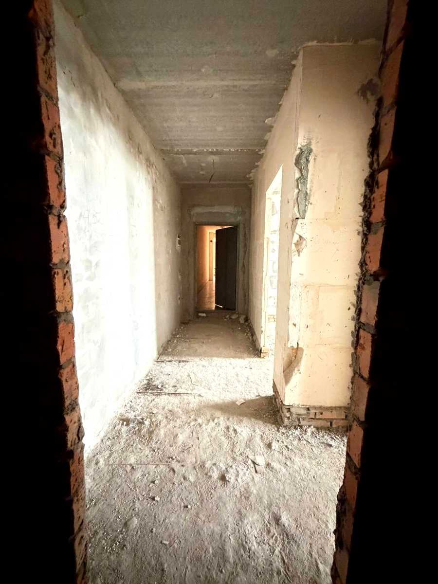 1869948721478827