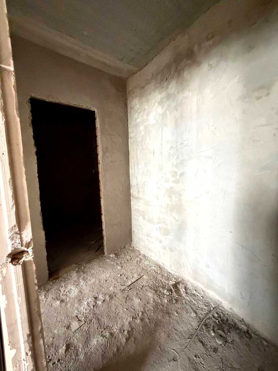 1869948721479167