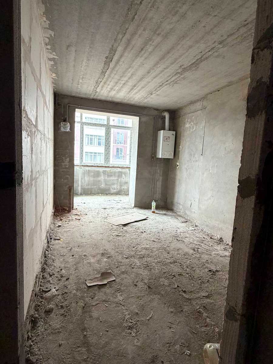 1869948723989141