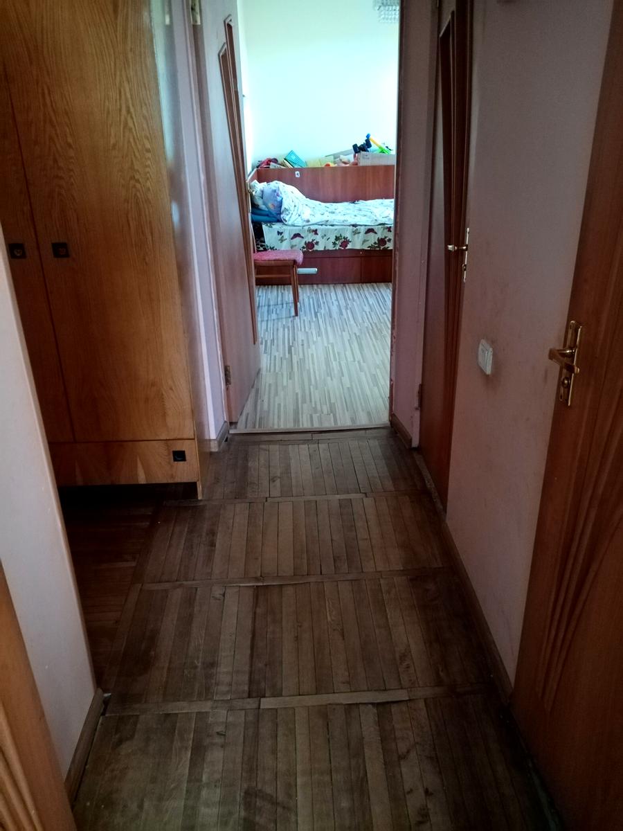 1869951345267139