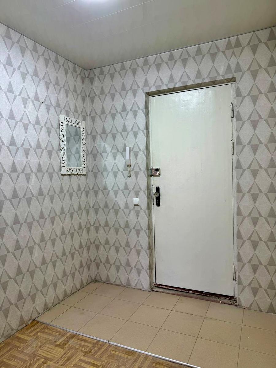 1869951963444887