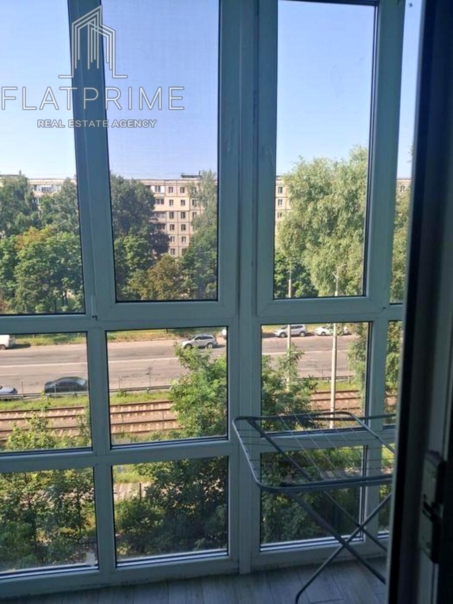 1869952188743553