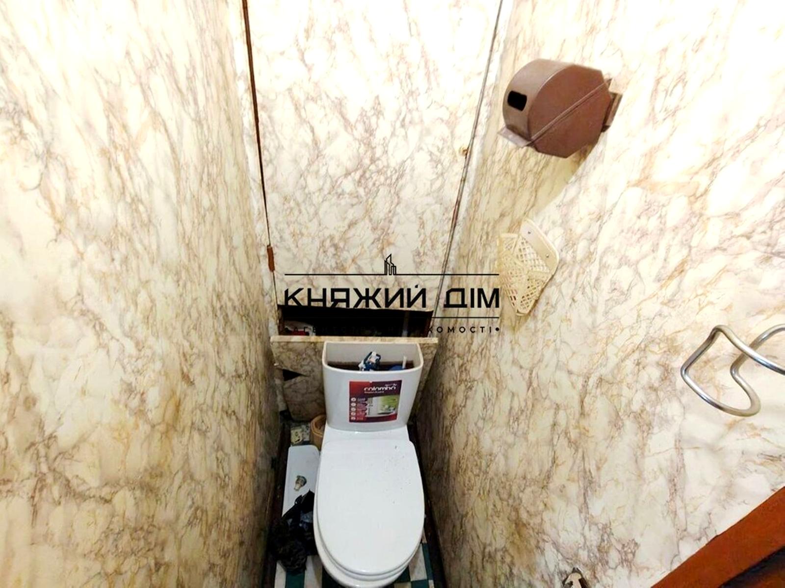 1869952547585975