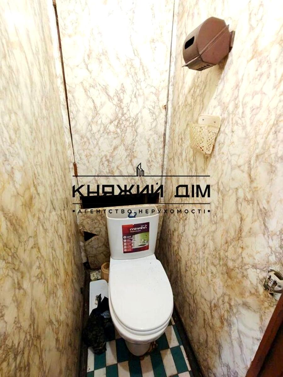 1869952548014400