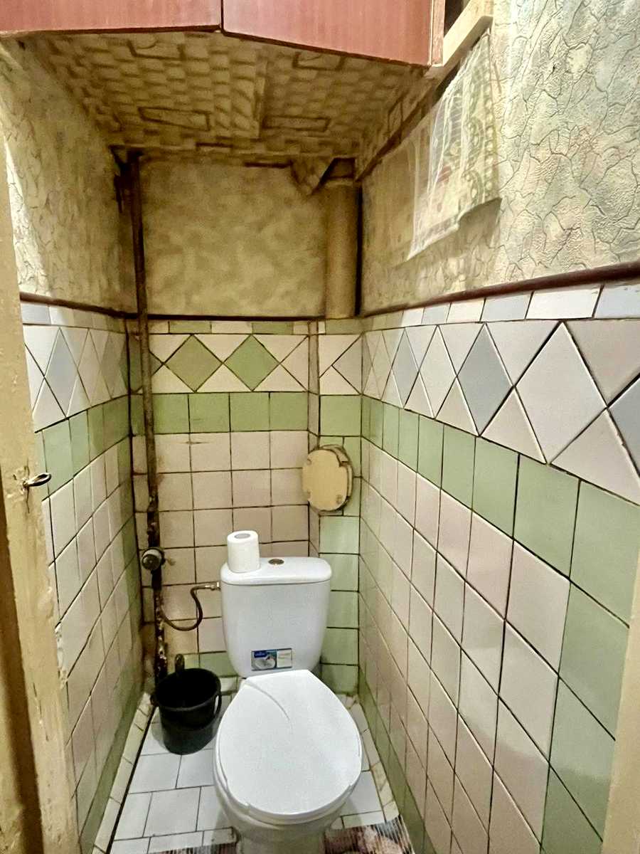 1869953047708492