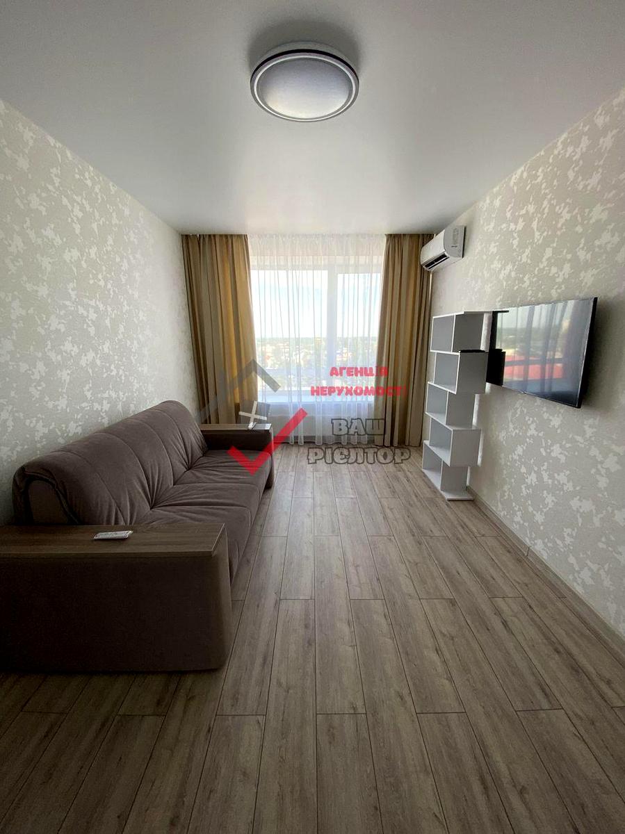 1869955995596914