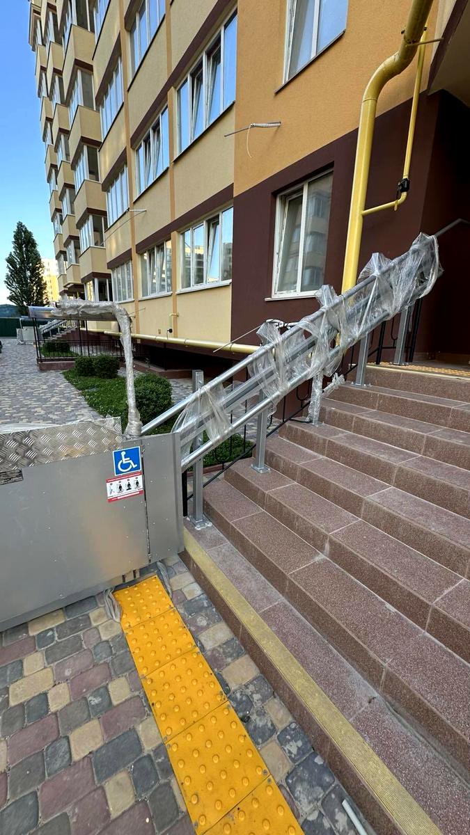 1869957600601078