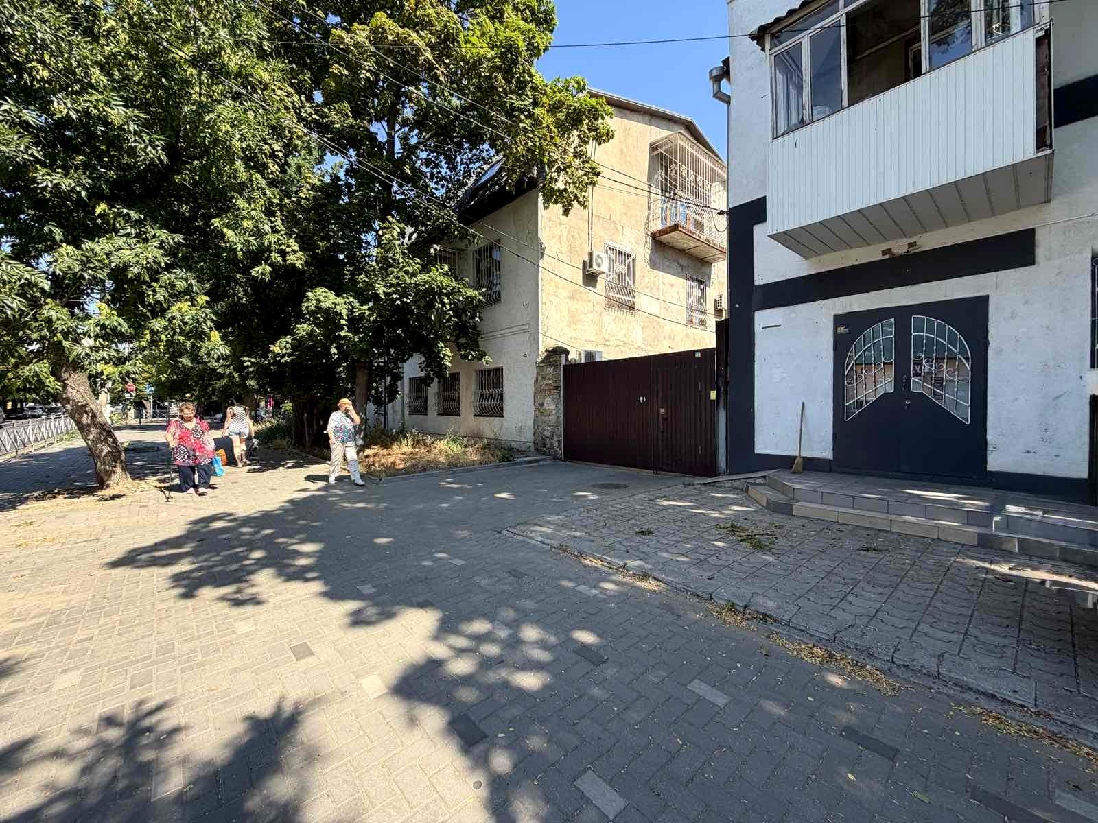 1869959554345357