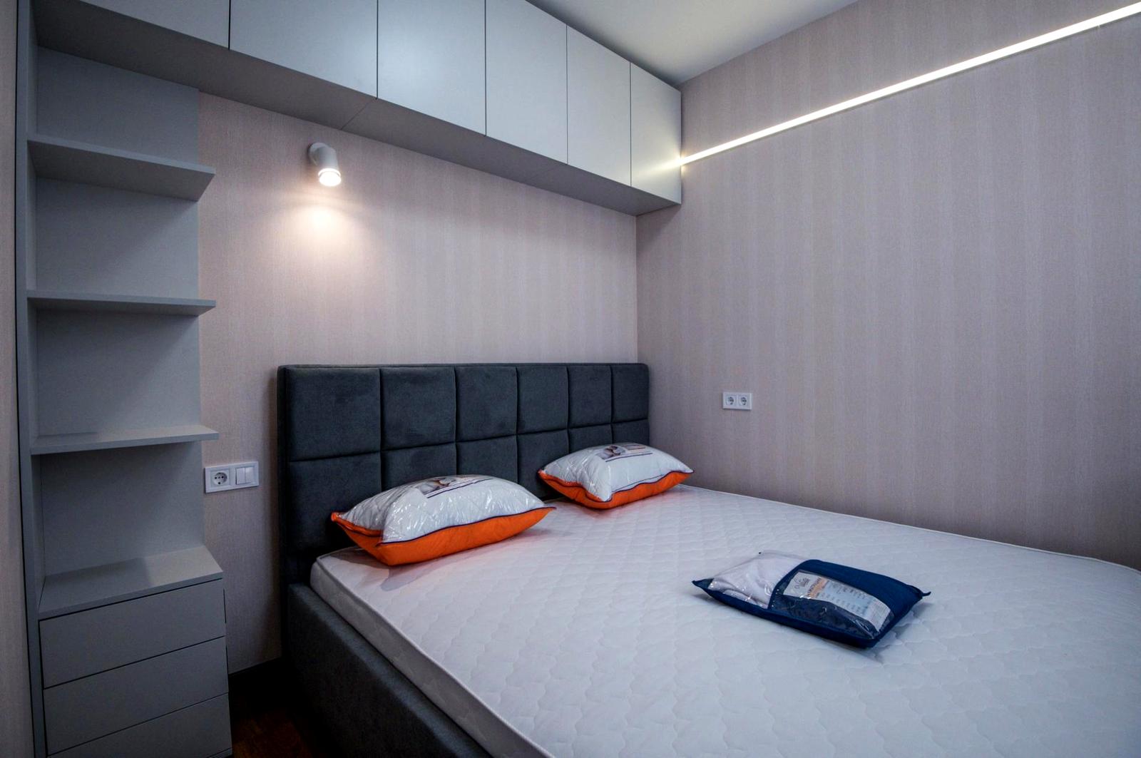 1869959901005748
