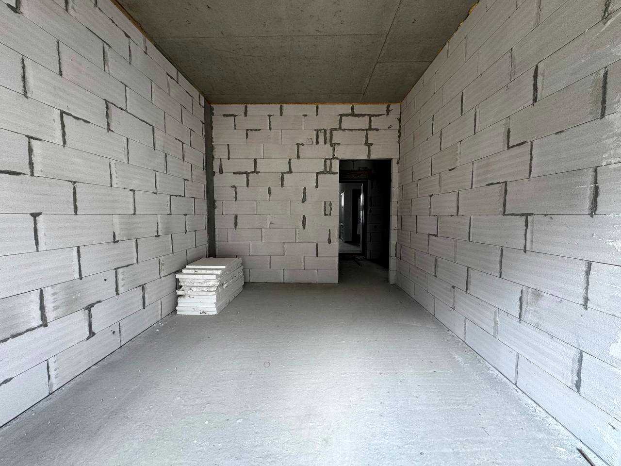 1869960759678676