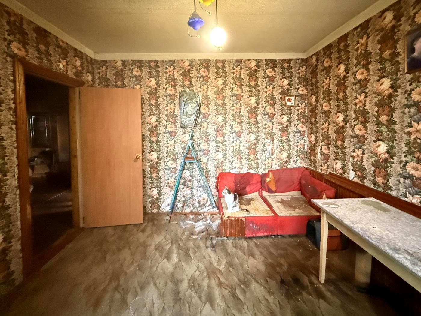 1869964997930636