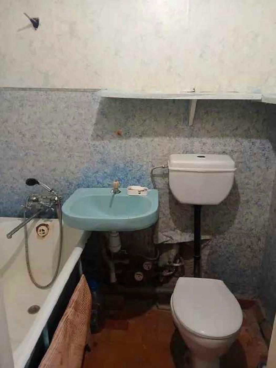 1869965077591896