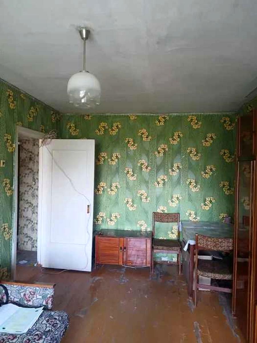 1869965077839236