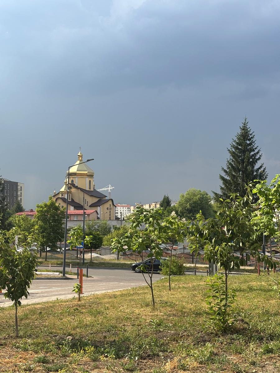 1869965698180480