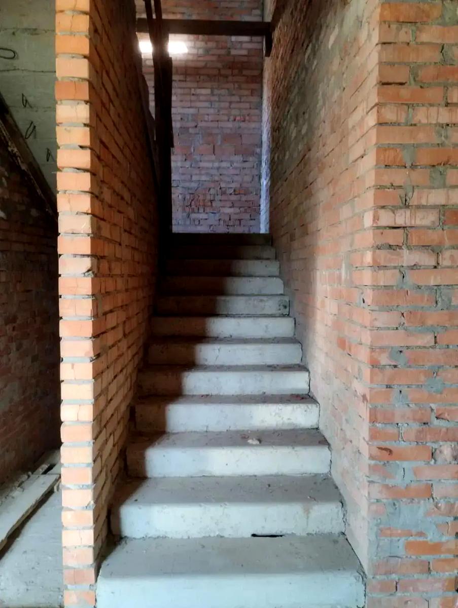 1869966172864628
