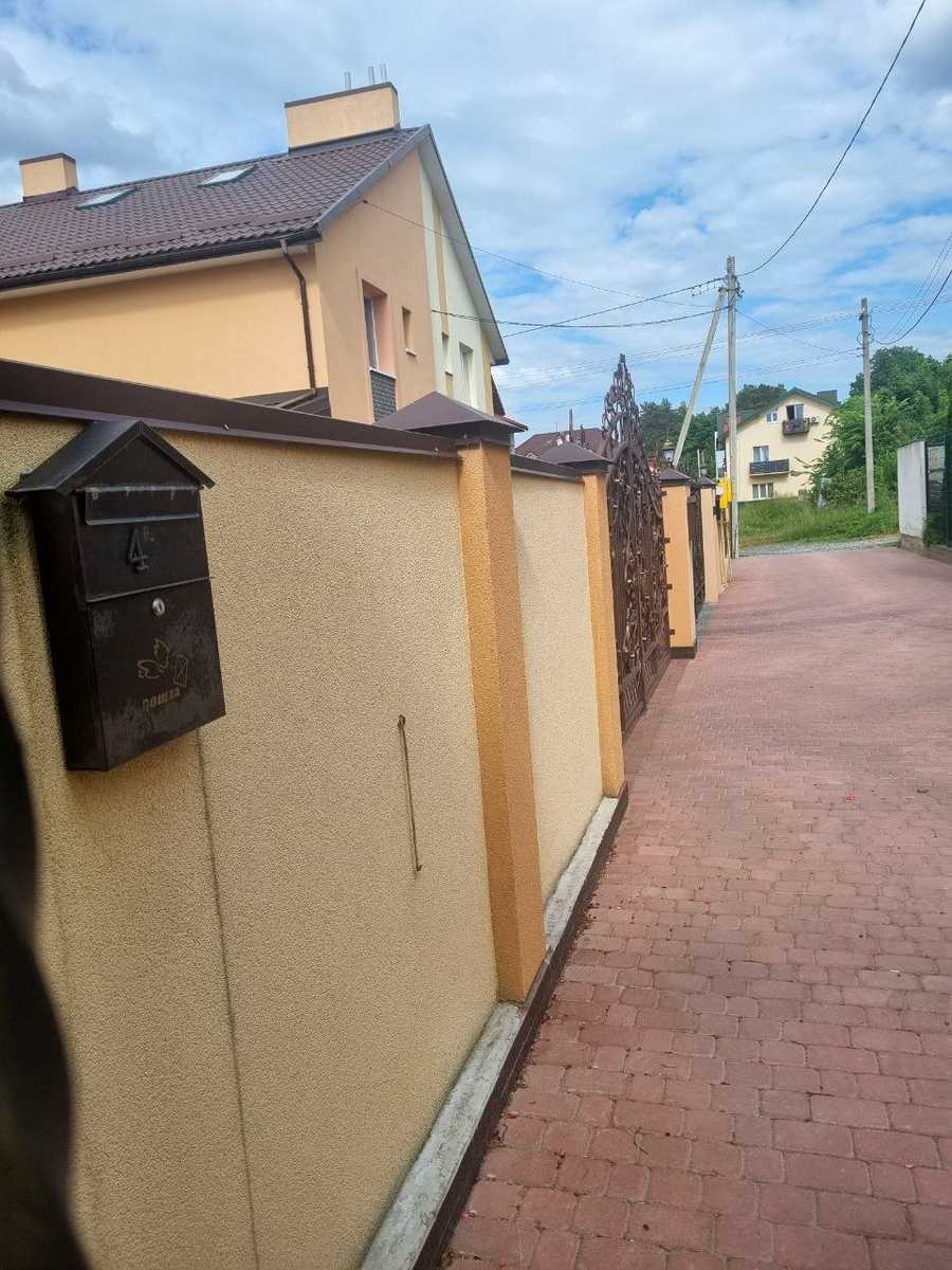 1869967158369497