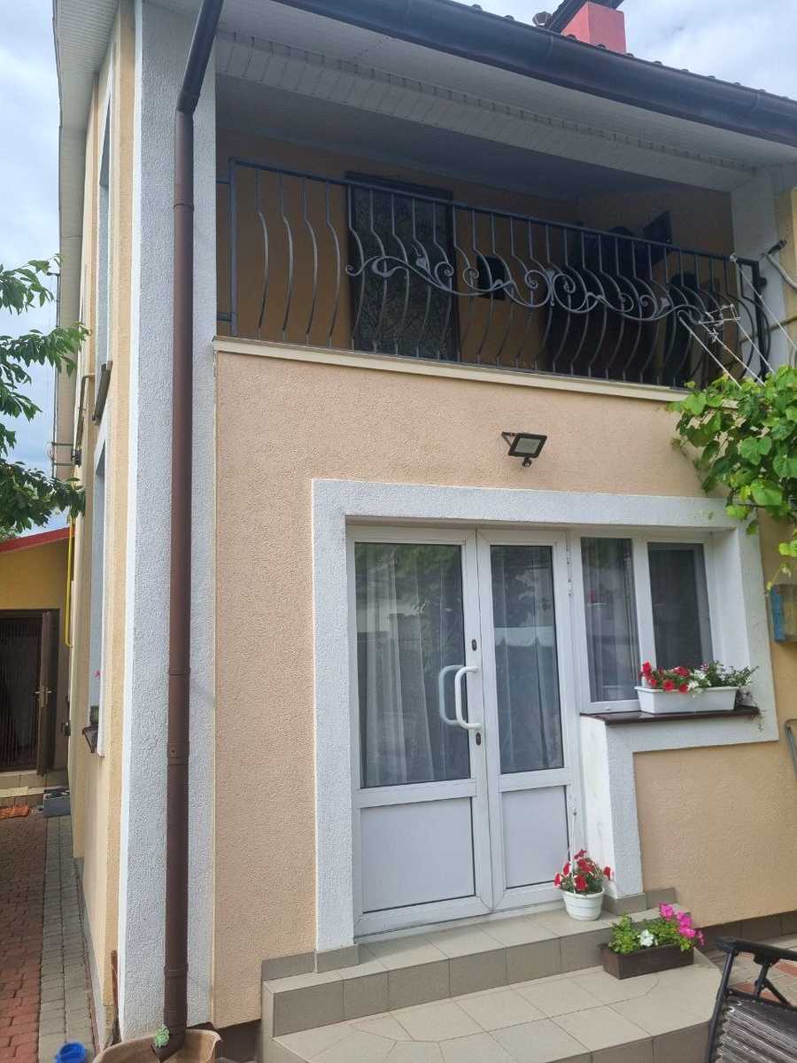 1869967158488427