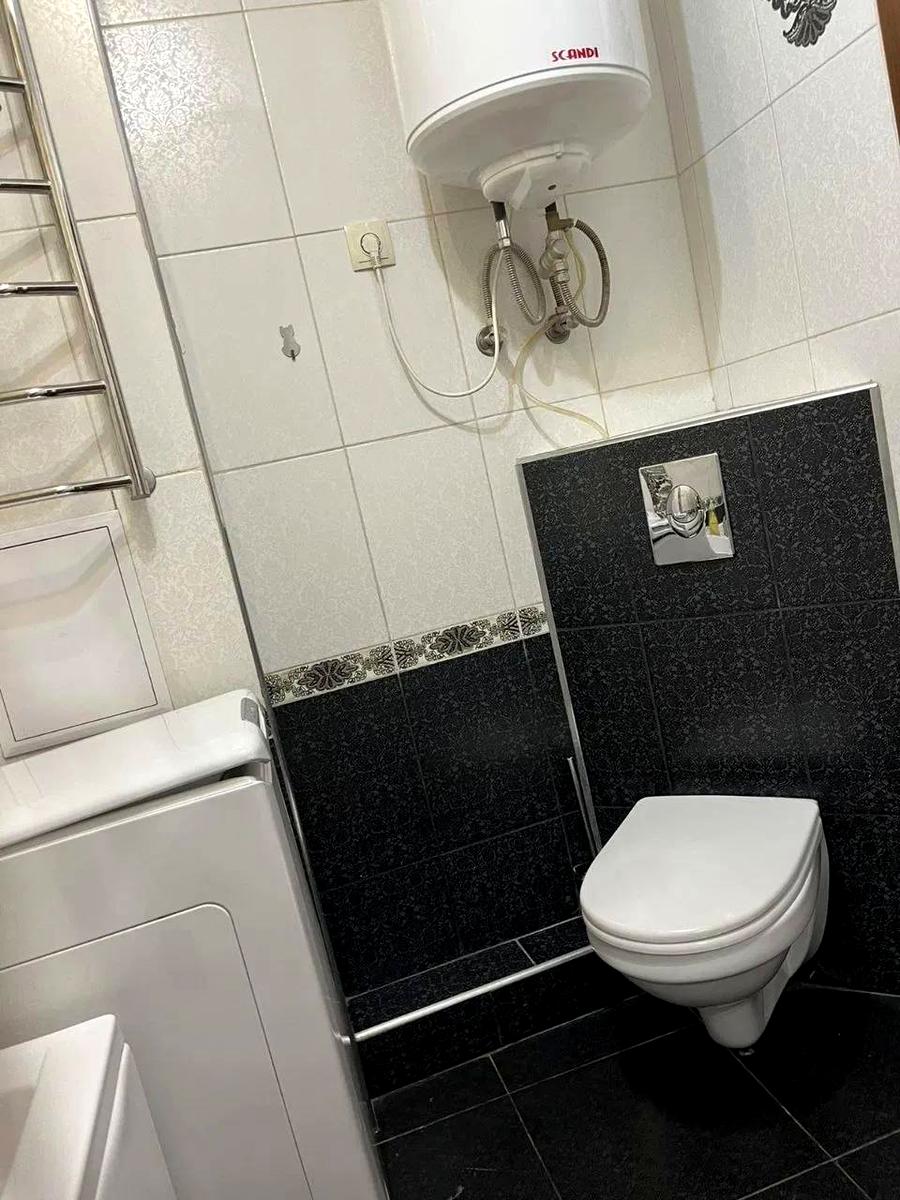 1869968449292642
