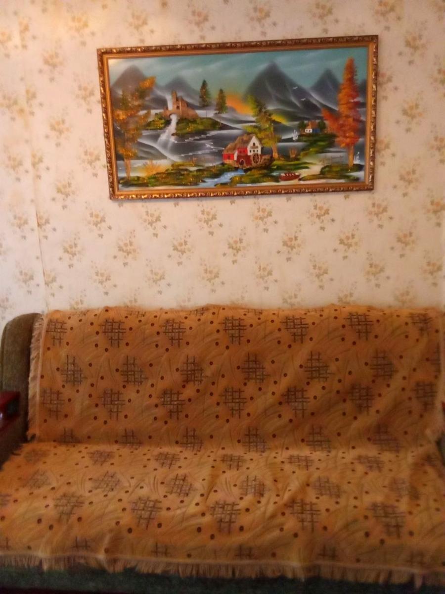1869972308411778