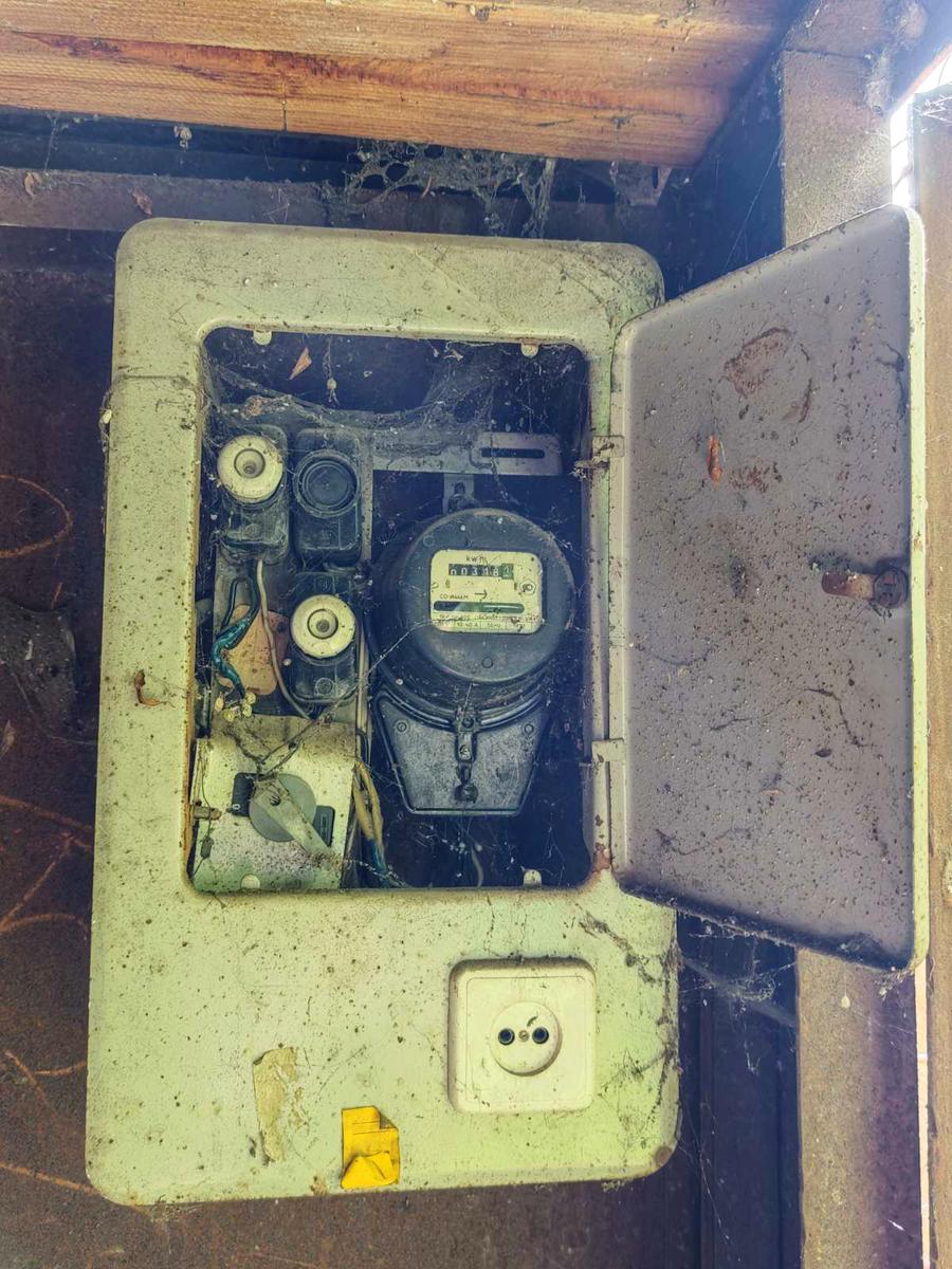 1869972376995561