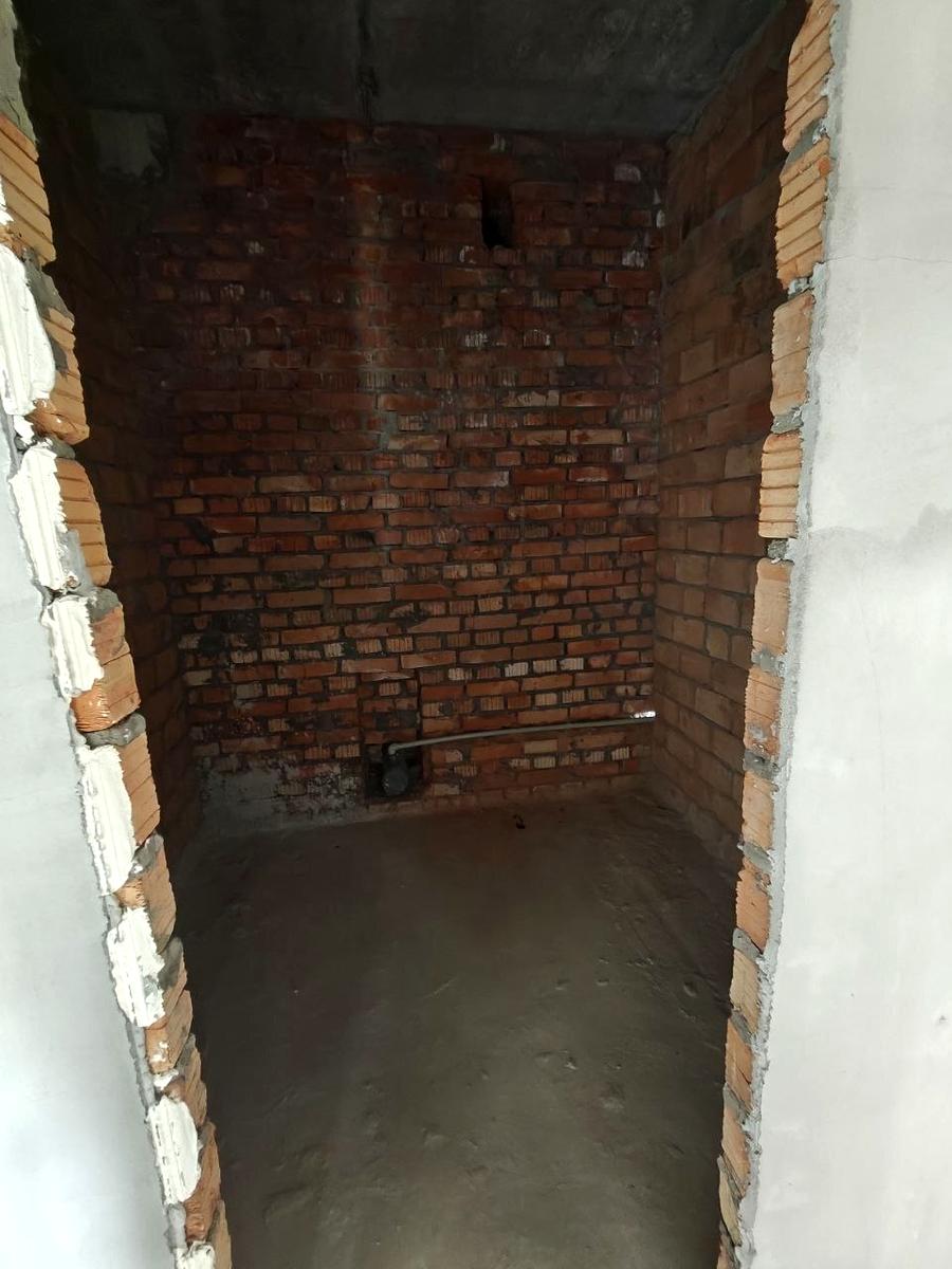1869972655604404