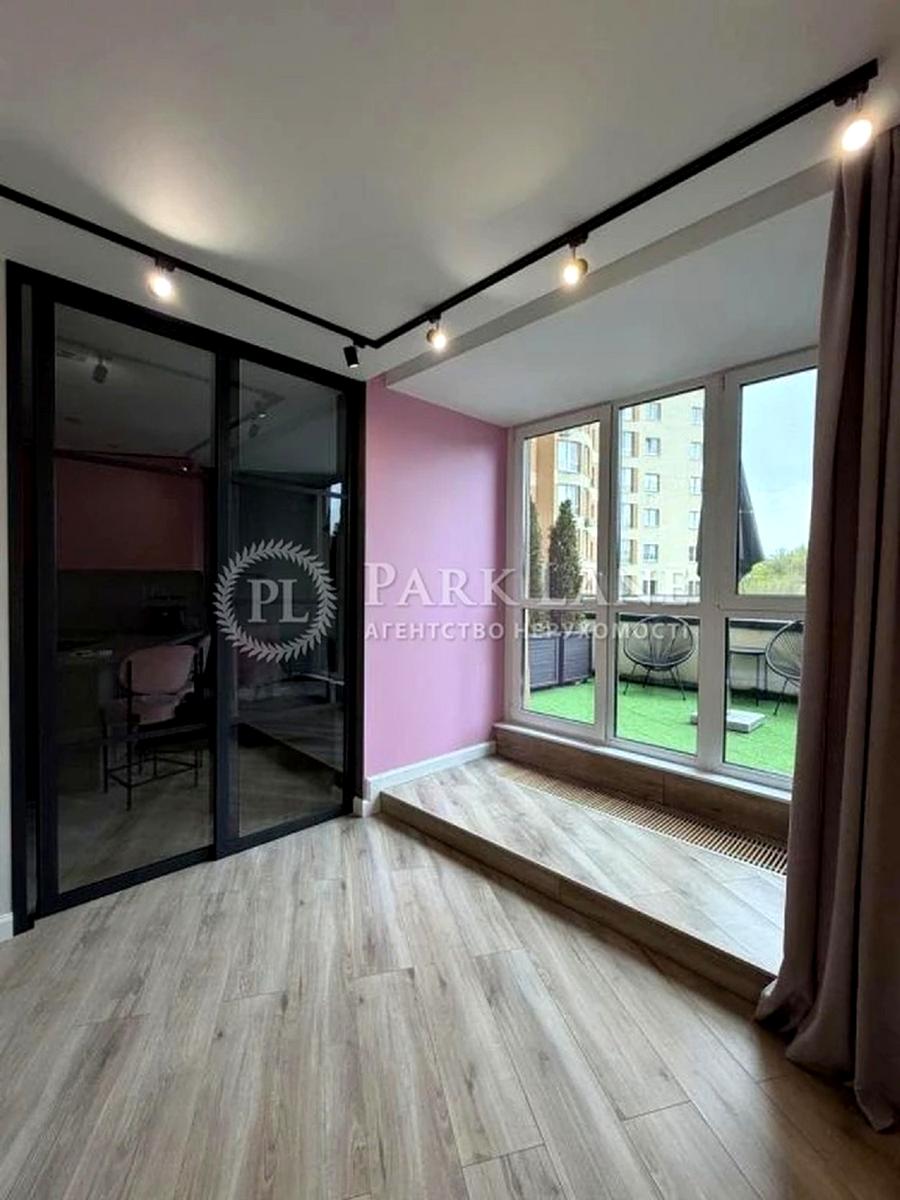 1869972679996404
