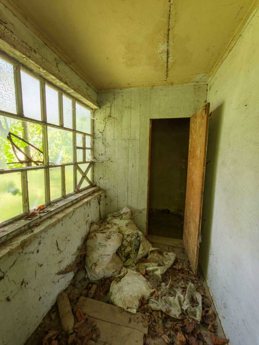 1869972886201160