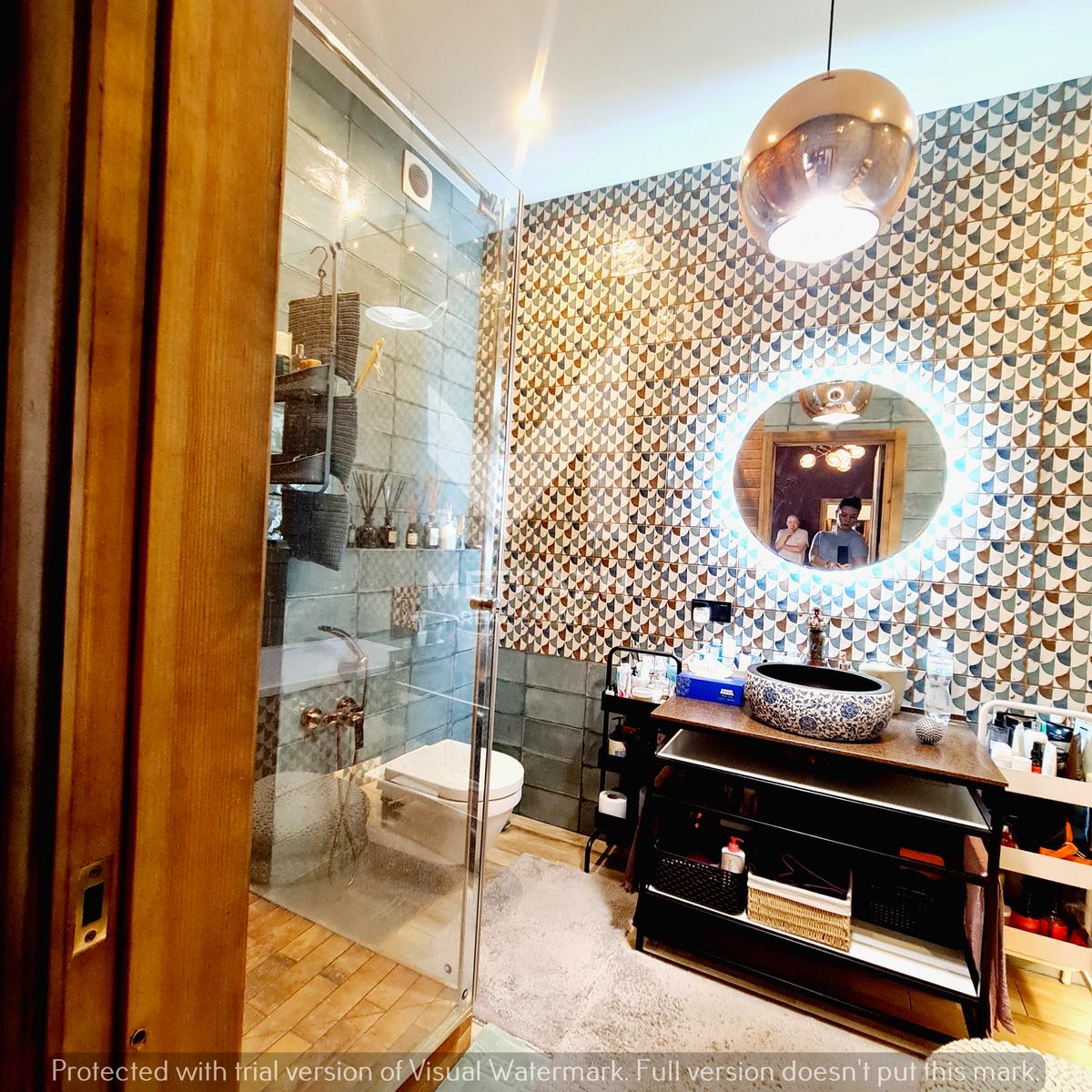 1869973331805478