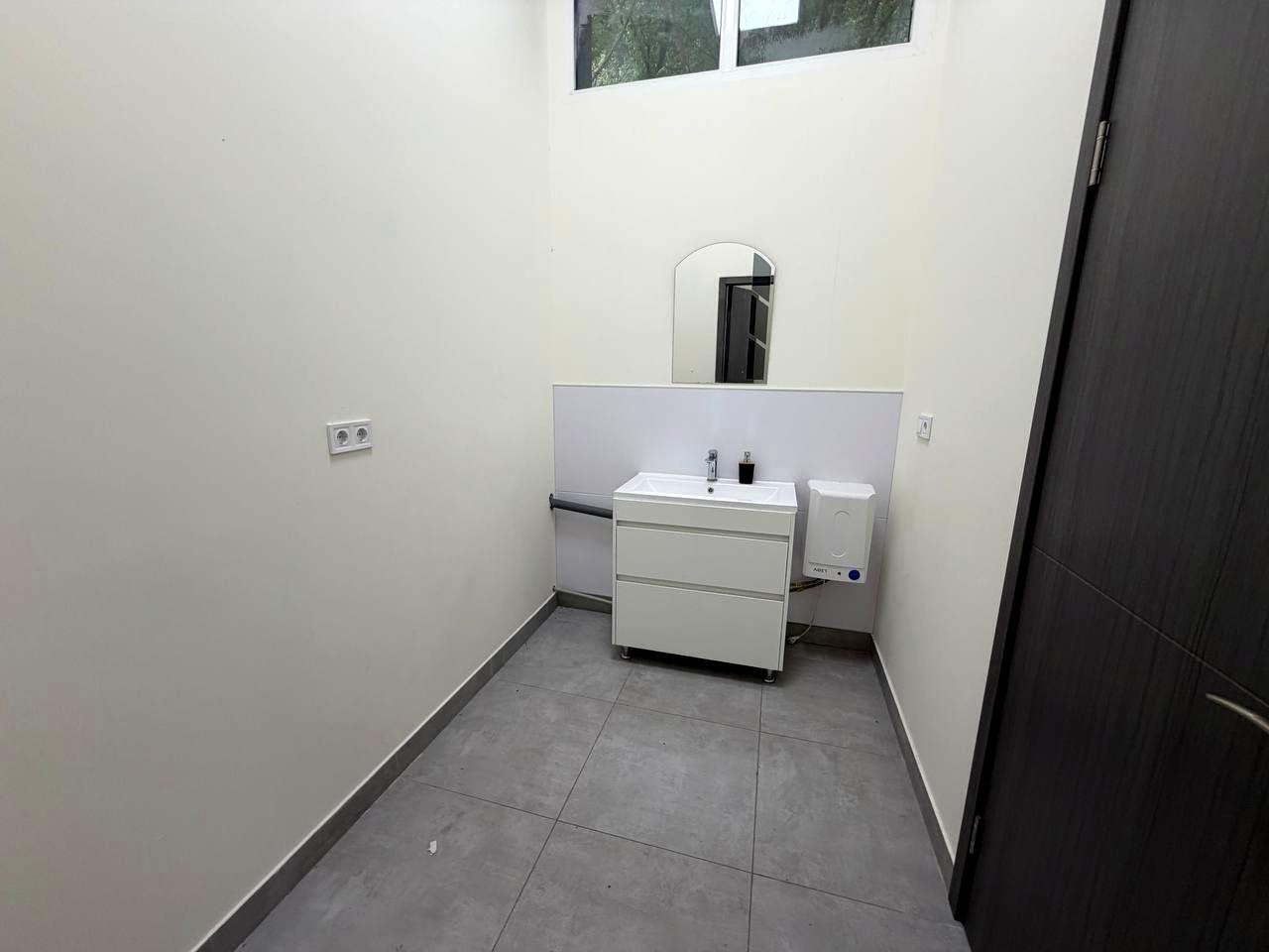 1869975712772965