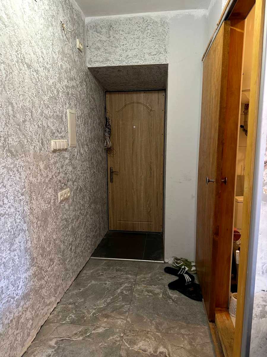 1869978394661375