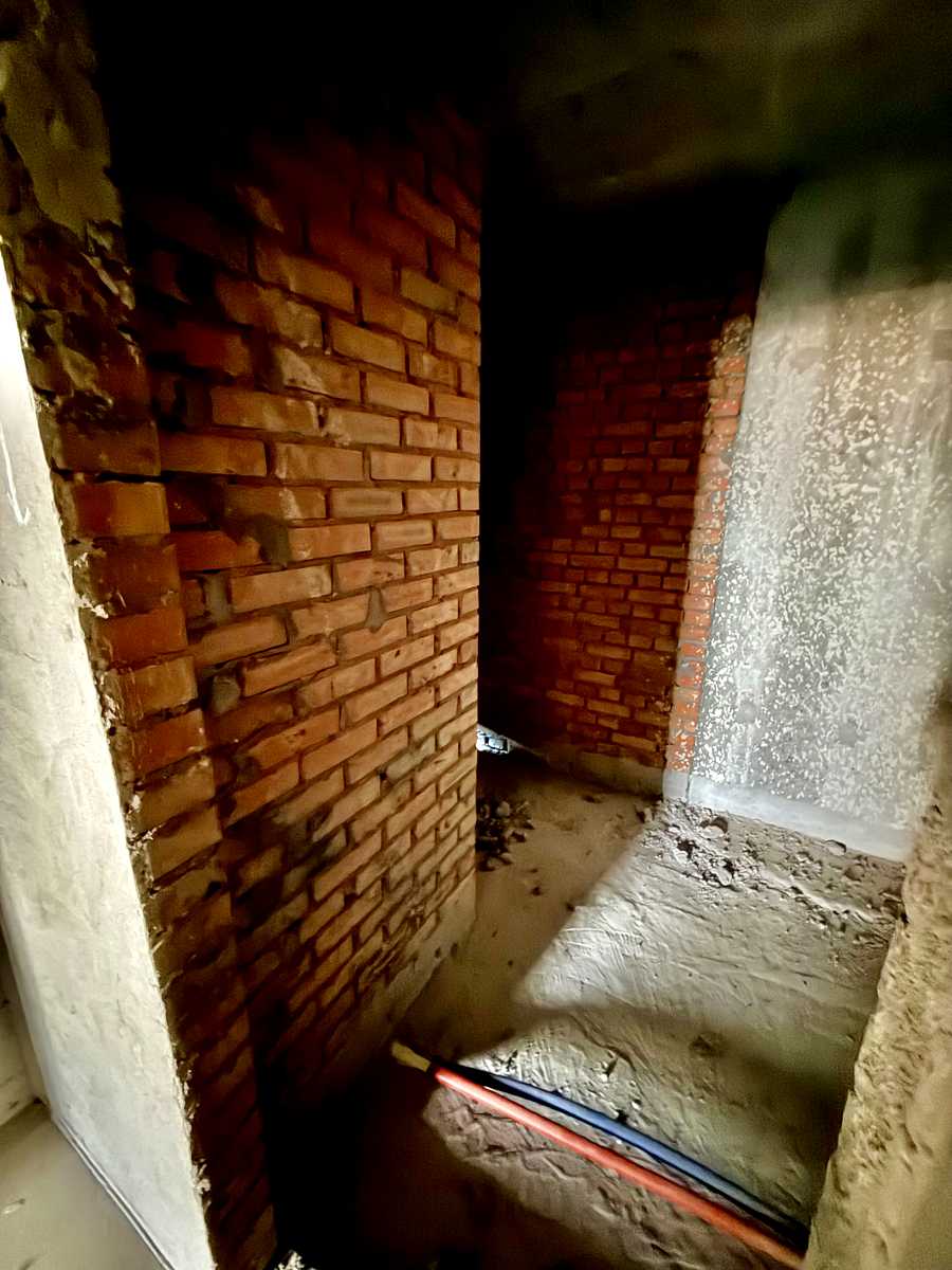 1869987871551926