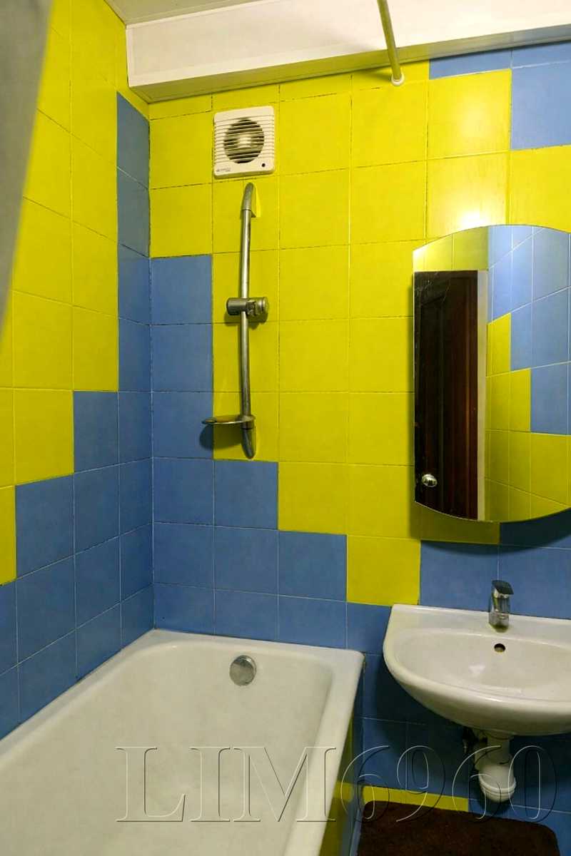1869991728807282