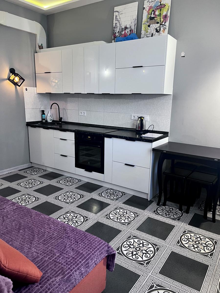1869997051105261