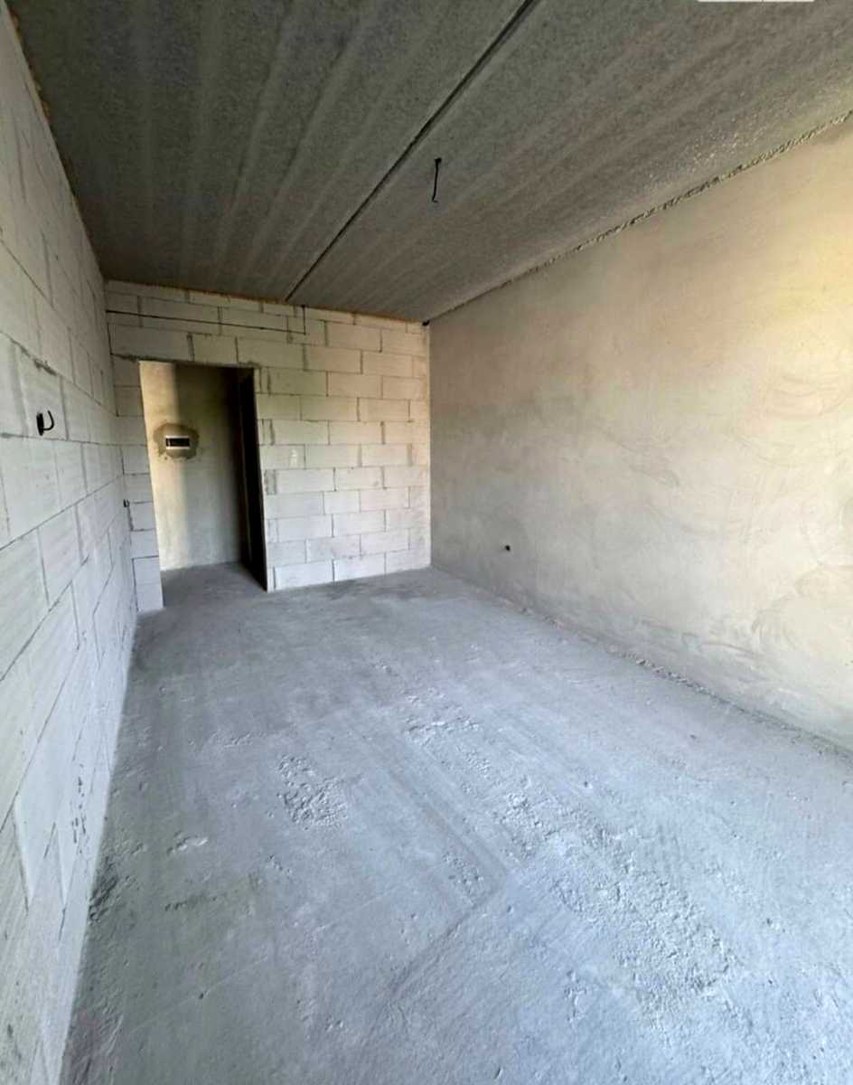 1870001757225912