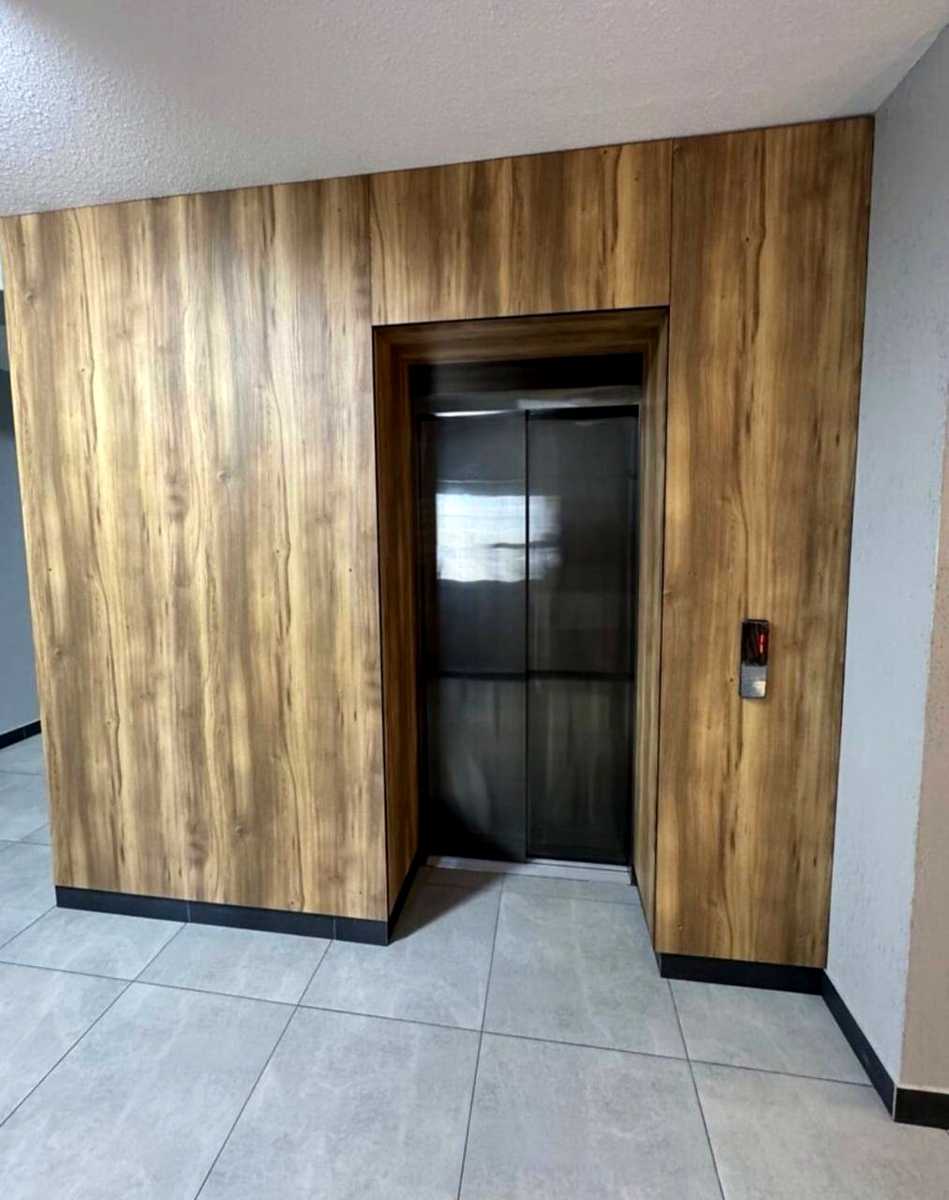 1870001759245402