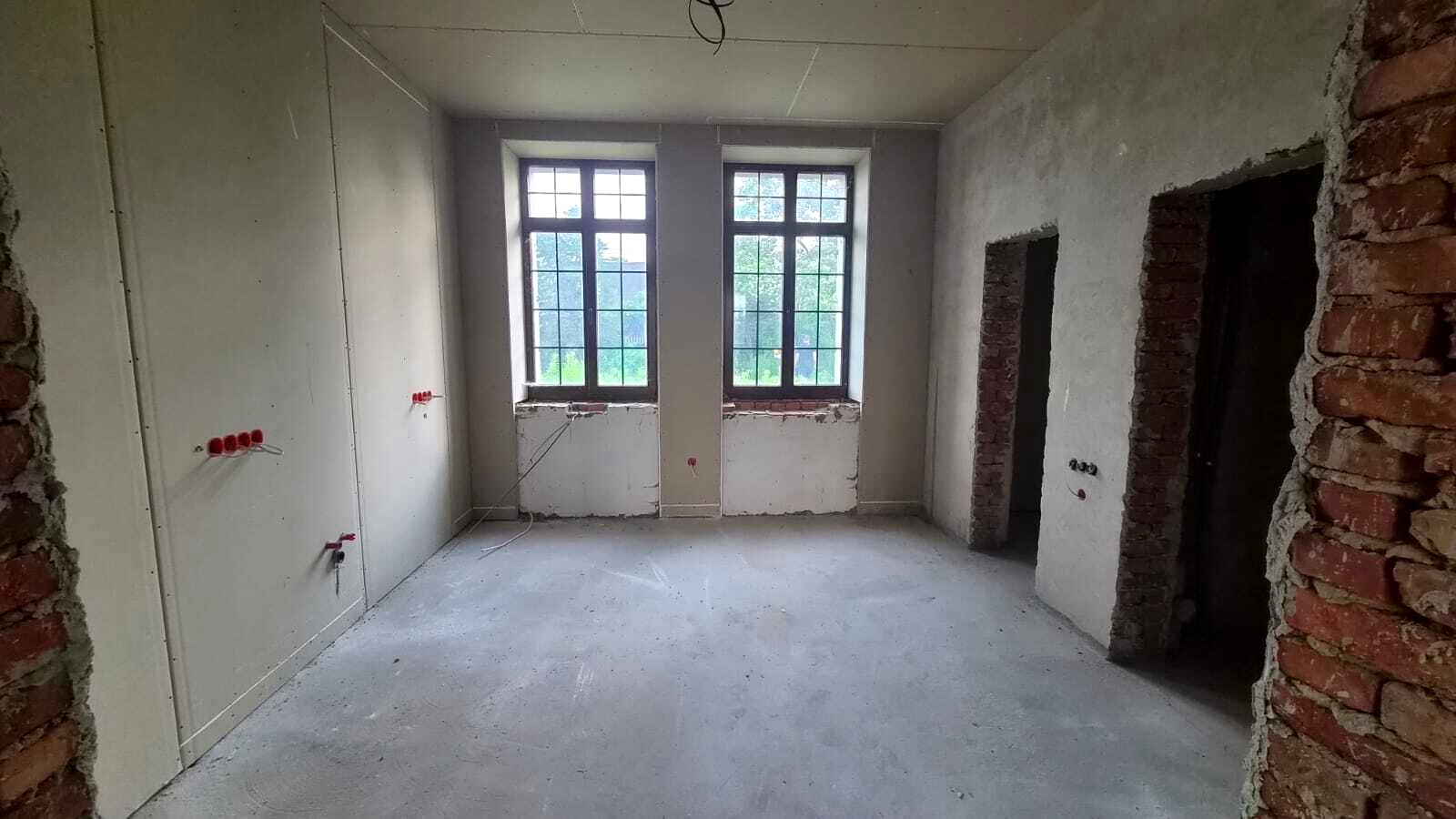 1870002364933985